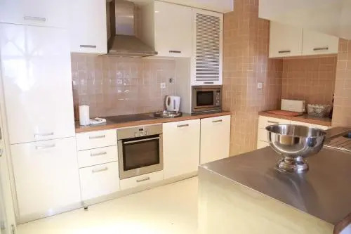 Lovelystay - Chiado 3Bedroom Wonder