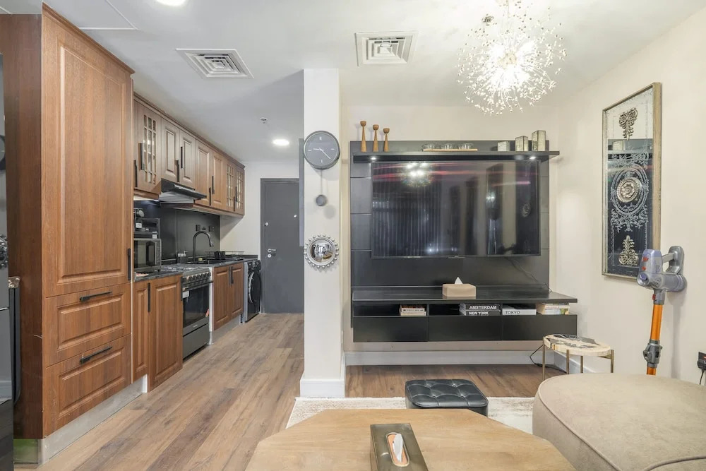 Extravagant Studio Stay for 2 in JVC