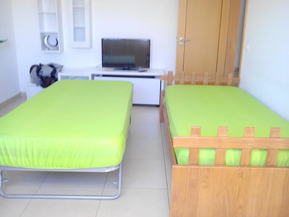 Apartment With one Bedroom in Caldas da Rainha, With Shared Pool, Furnished Terrace and Wifi - Near the Beach