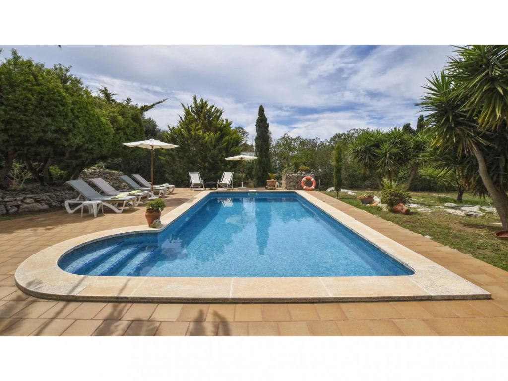 Villa with pool, garden and WIFI located 6 km from the sea in La Argentina