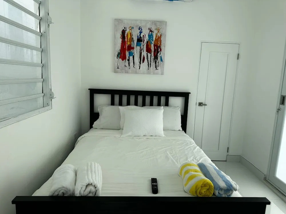 Gorgeous 1-Bedroom Beachside Suite