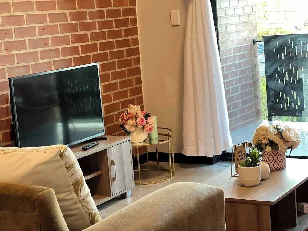 Amazing 2BR 2bath With River View in Waterfall