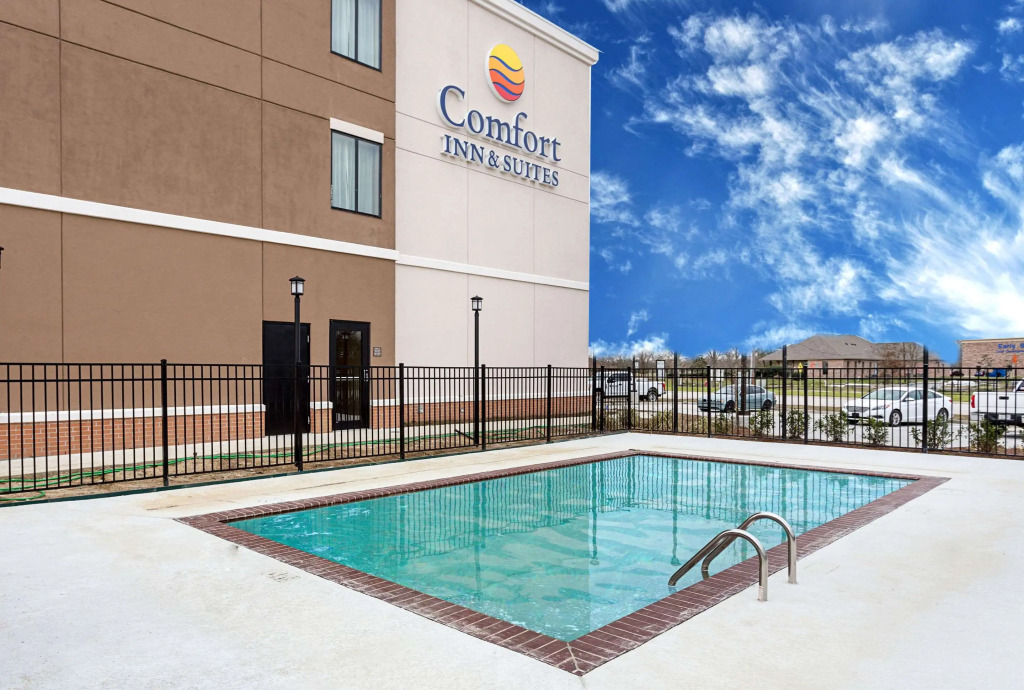 Pennant Hotel & Suites