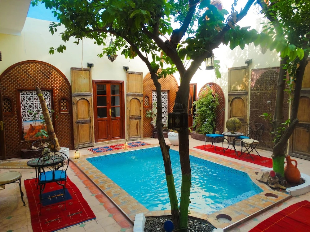 Le Feng Shui Pool and Spa