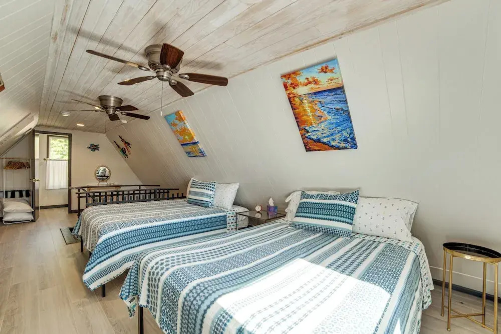 Dock + Bar, Pet Friendly! Cedar Creek Lake A-frame