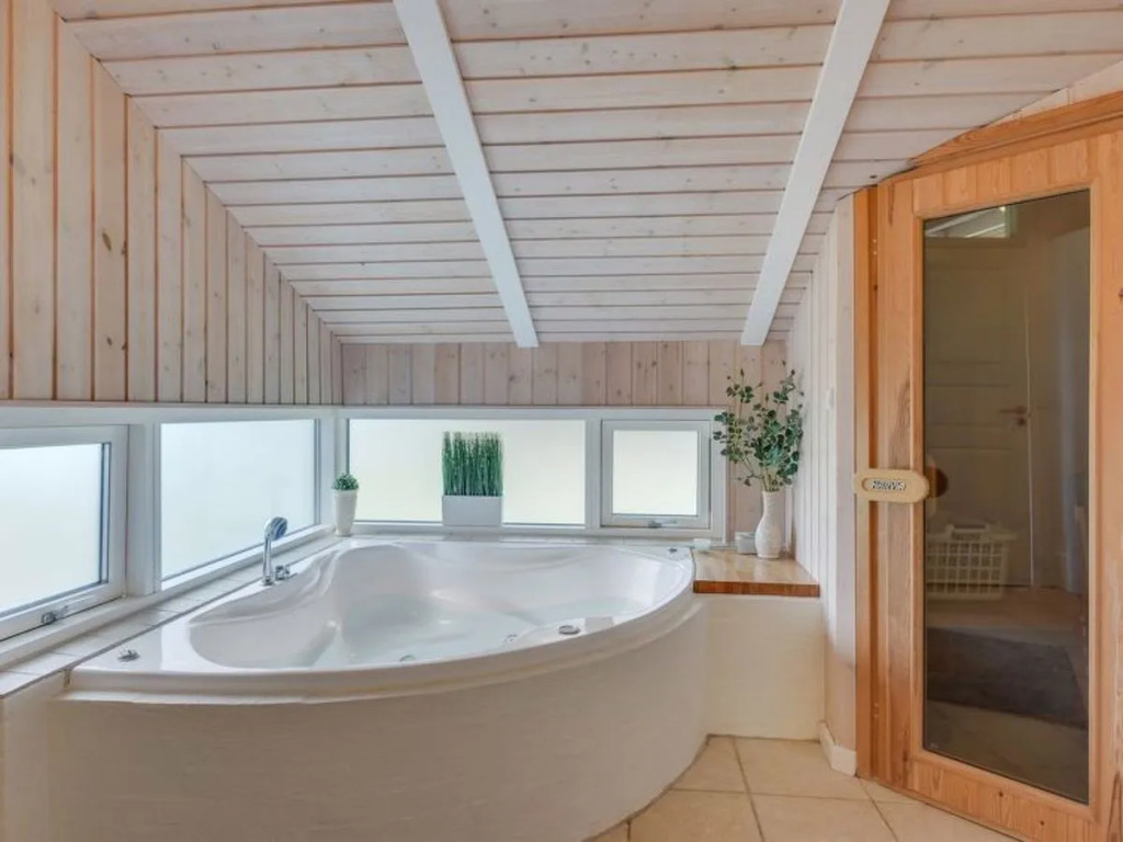 "Carolin" - 320m from the sea in NW Jutland