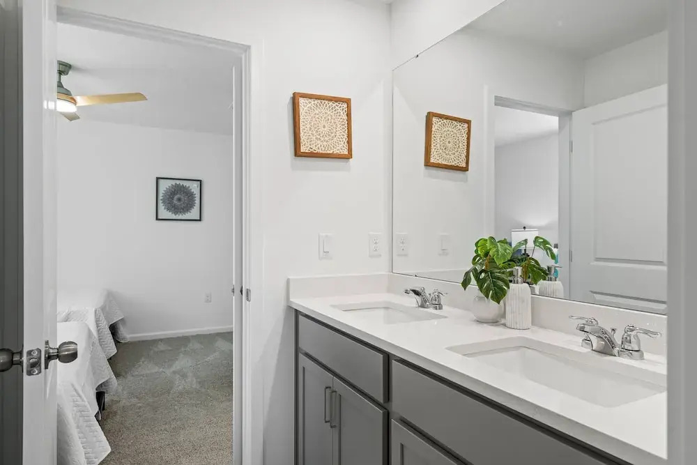 Light Welcoming Fun Resort Home Sleeps 20