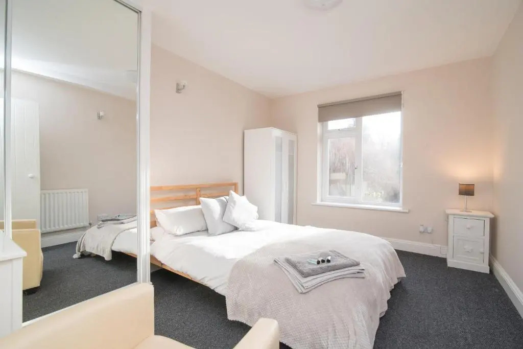 Aston Henry James Courtlands Cosy apartment close to Maidenhead train station
