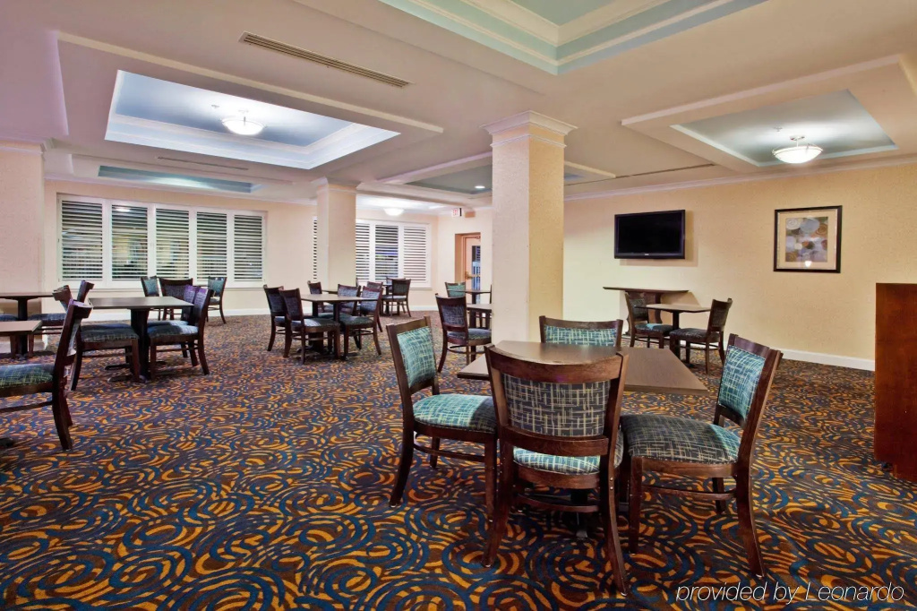 Holiday Inn Express Hotel & Suites Dublin by IHG