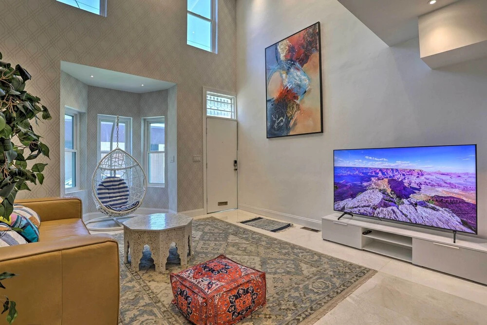 Upscale + Unique Townhome in University City!