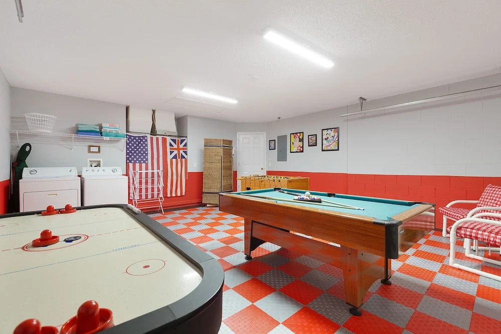 Waterside Villa - Family 4 bed Emerald Island Resort pool home thats close to Disney World
