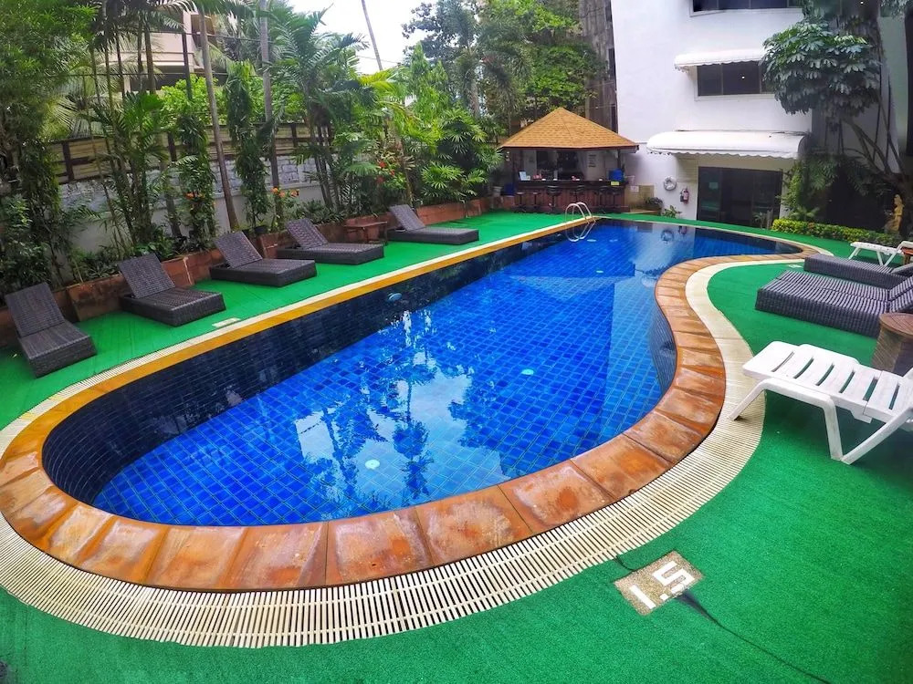 Happy Holidays Luxury Pool Villa