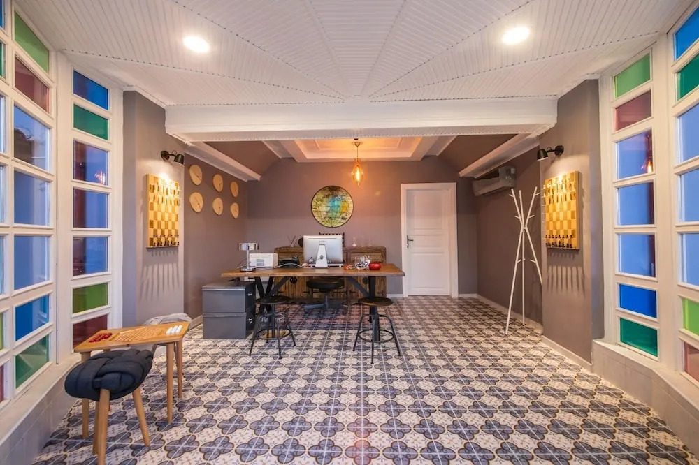 GARP HOTEL