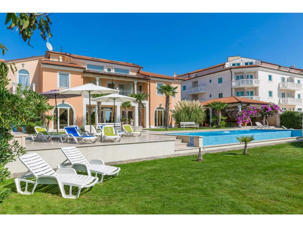 Modern apartment with balcony and sea view for 2 persons in Medulin