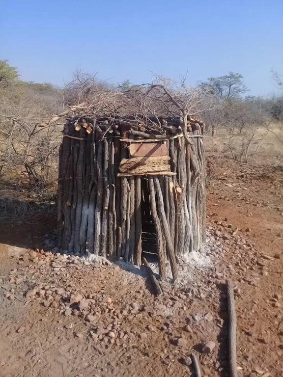 Omapaha Traditional Hut