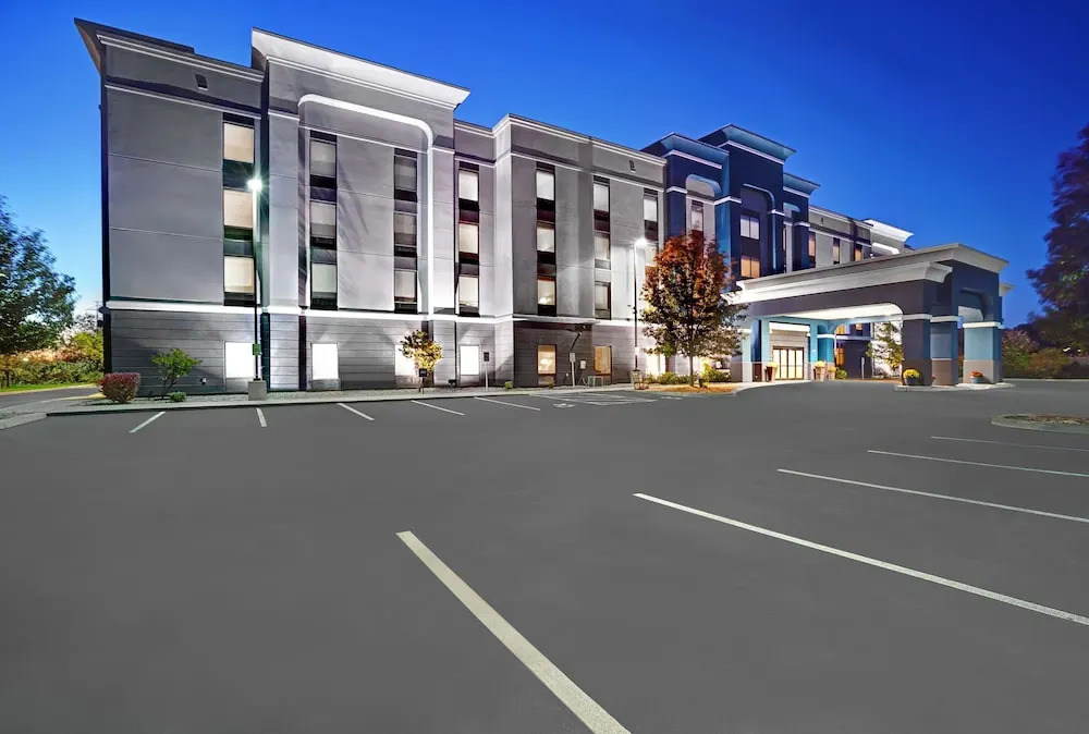 Hampton Inn & Suites Syracuse Erie Blvd I 690