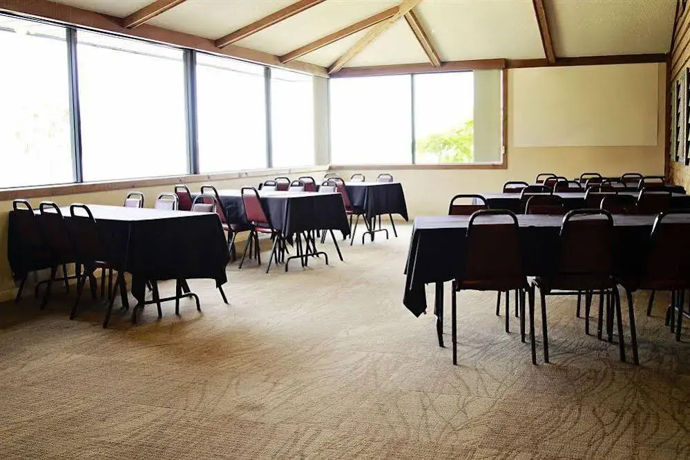 Crystal Cove Riverfront Resort