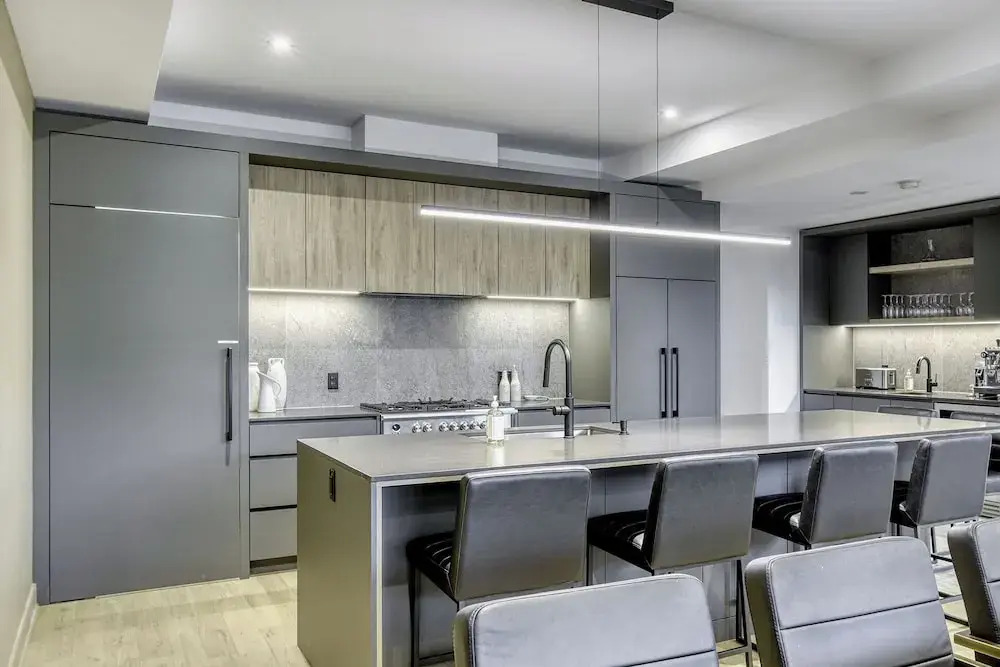 201 Verbier Building 7