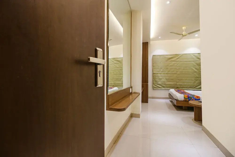 FabHotel Royal Palace II