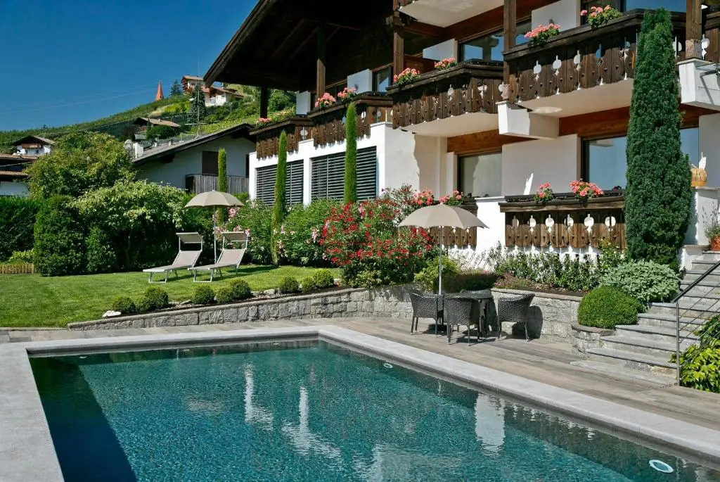 Egger Apartments