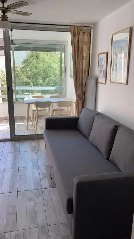 Spacieux studio sur le port de hyeres