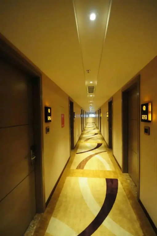 Atour Hotel Shenzhen Luohu Vientiane City