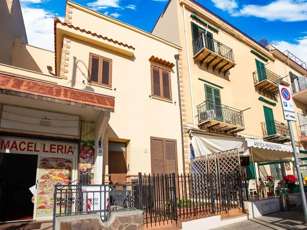 Homely Apartment in Palermo With Patio