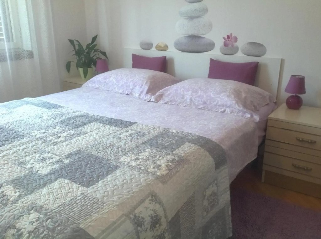 Apartment near centar for 2+1 at Pula, with garden and free parking