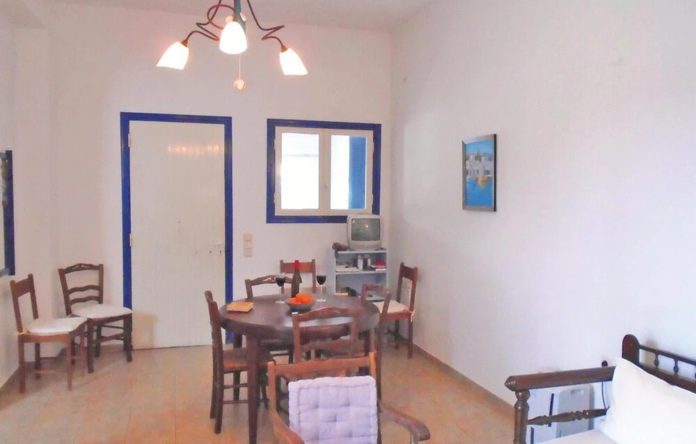 Stunning Apartment in Panormos With 3 Bedrooms and Wifi