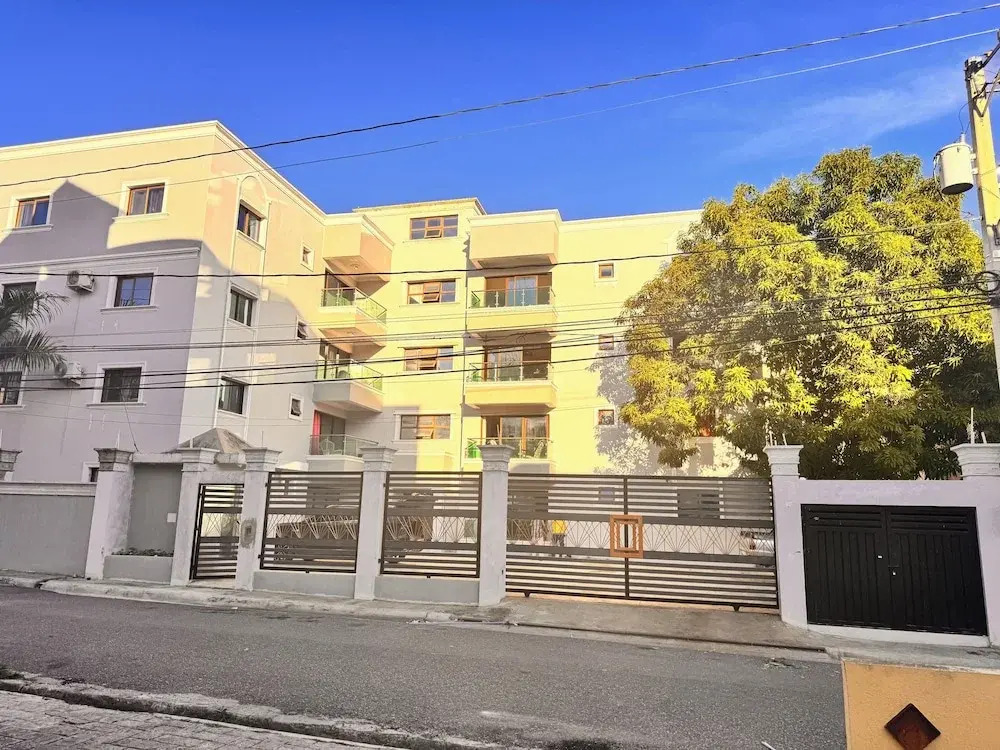 Enjoy Huge 4 Bedrooms and 3 Bathrooms