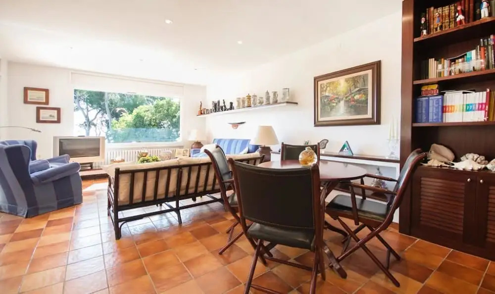 Villa Cossis Beach TVL 32