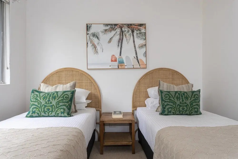 Beachside 2-bed House With Pool, Courtyard & BBQ