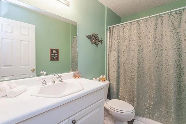 Buccaneer Retreat 6 Br home by RedAwning