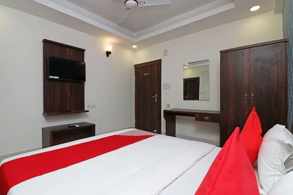 OYO 17043 Hotel Ocean Pearl