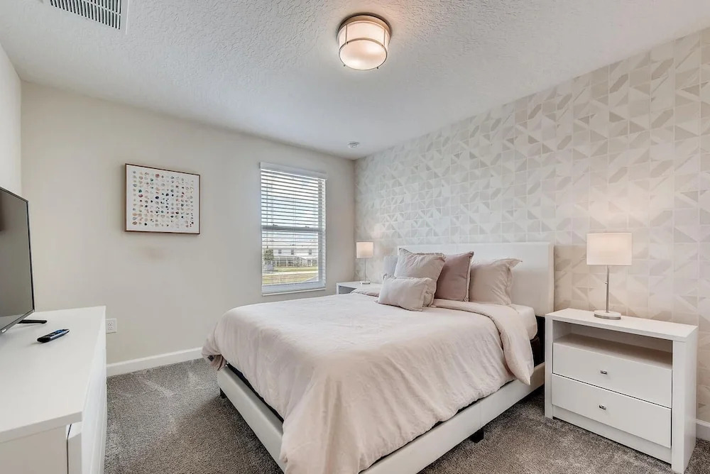 1596 MC - Enchanted 6BR Villa: Pool Magic for 14
