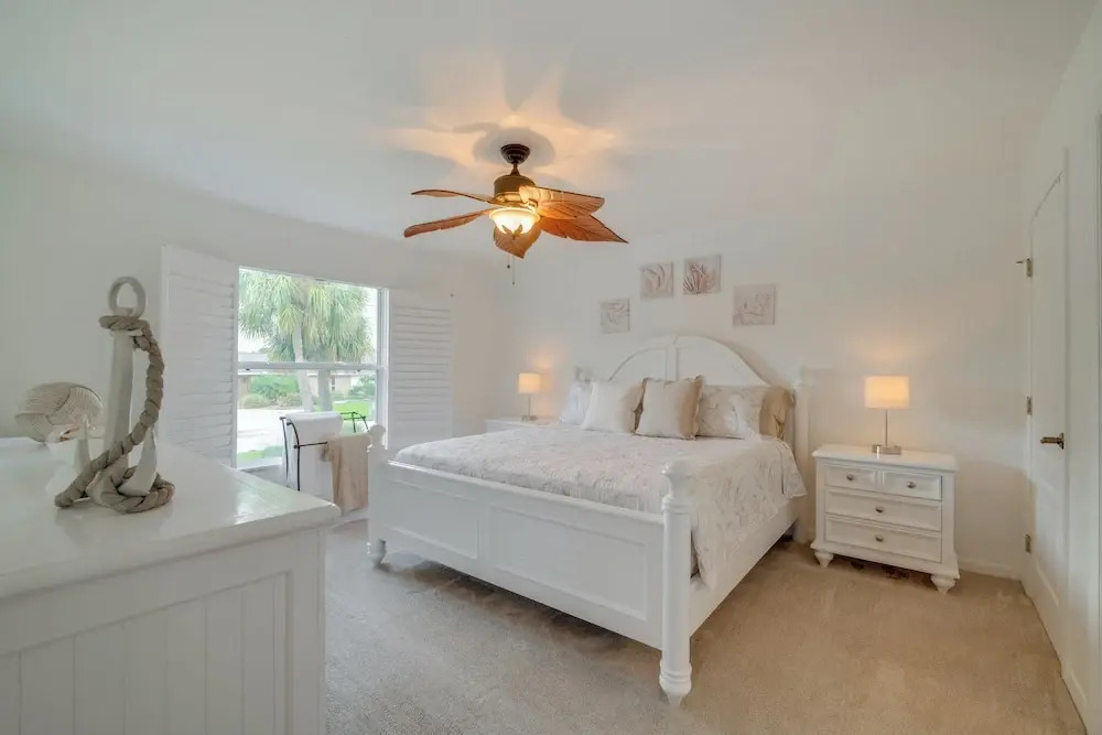 Canal-front Relaxation: Crystal River Home w/ Dock