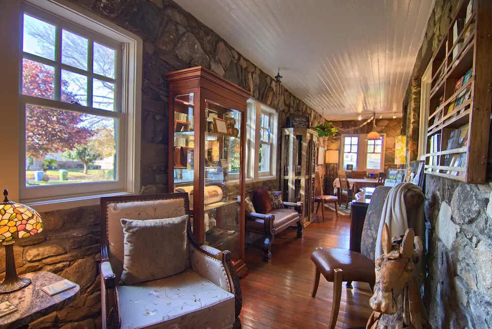 North Lodge on Oakland Bed and Breakfast