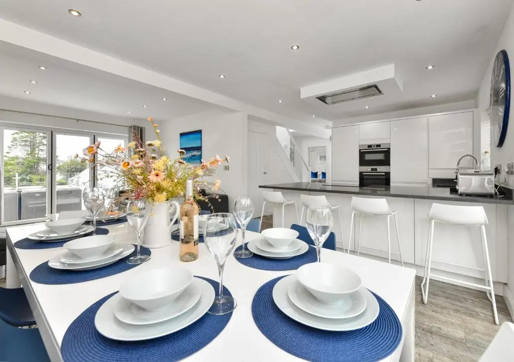 4 Bed in Abersoch oc-10caed