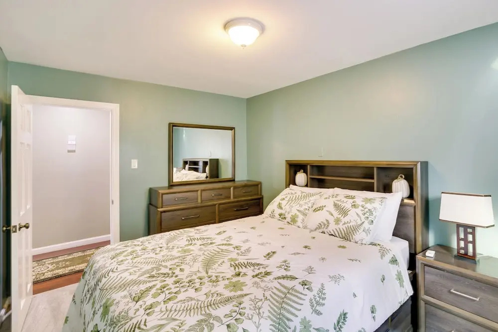 Great for Families: Waterville Retreat w/ Yard!