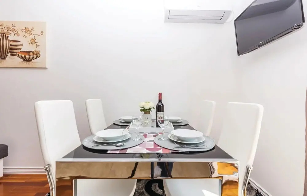Stunning Home in Crikvenica With Wifi and 2 Bedrooms