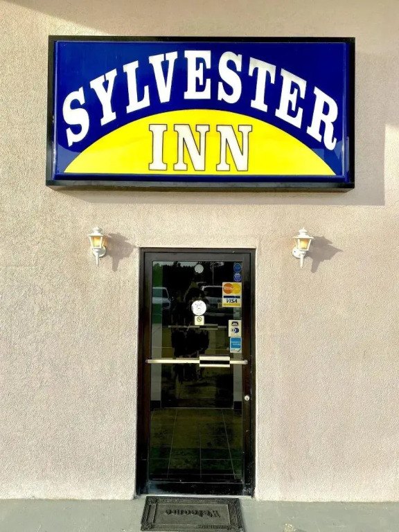 Sylvester Inn