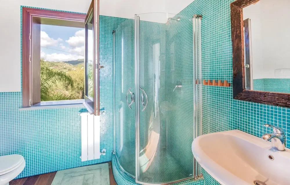 Lovely Home In S Maria Di Ricadi Vv With Wifi