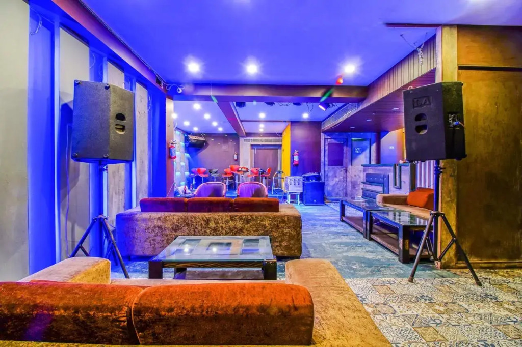 FabHotel White Klove - Nr New Delhi Railway Station