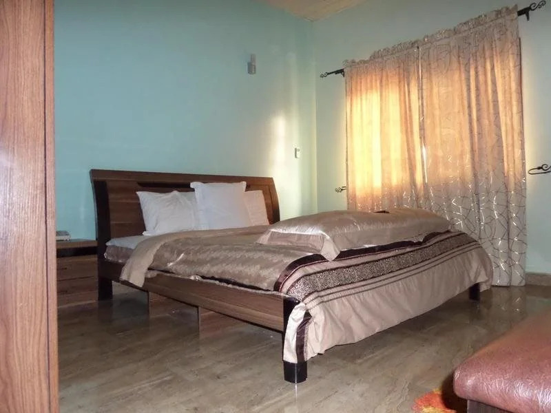 BTE Suites & Civic Center