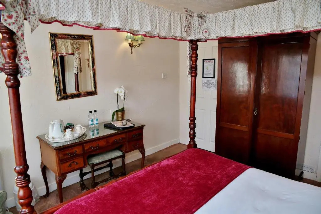 The Inglenook Hotel