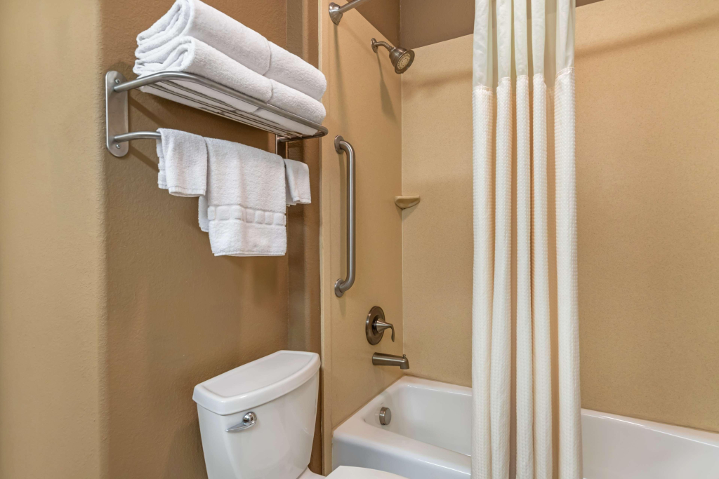 Best Western Plus Lytle Inn and Suites