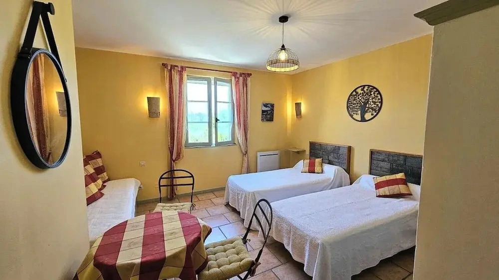 Maison dhôtes La Ramade, 5 chambres et table dhôtes en Provence