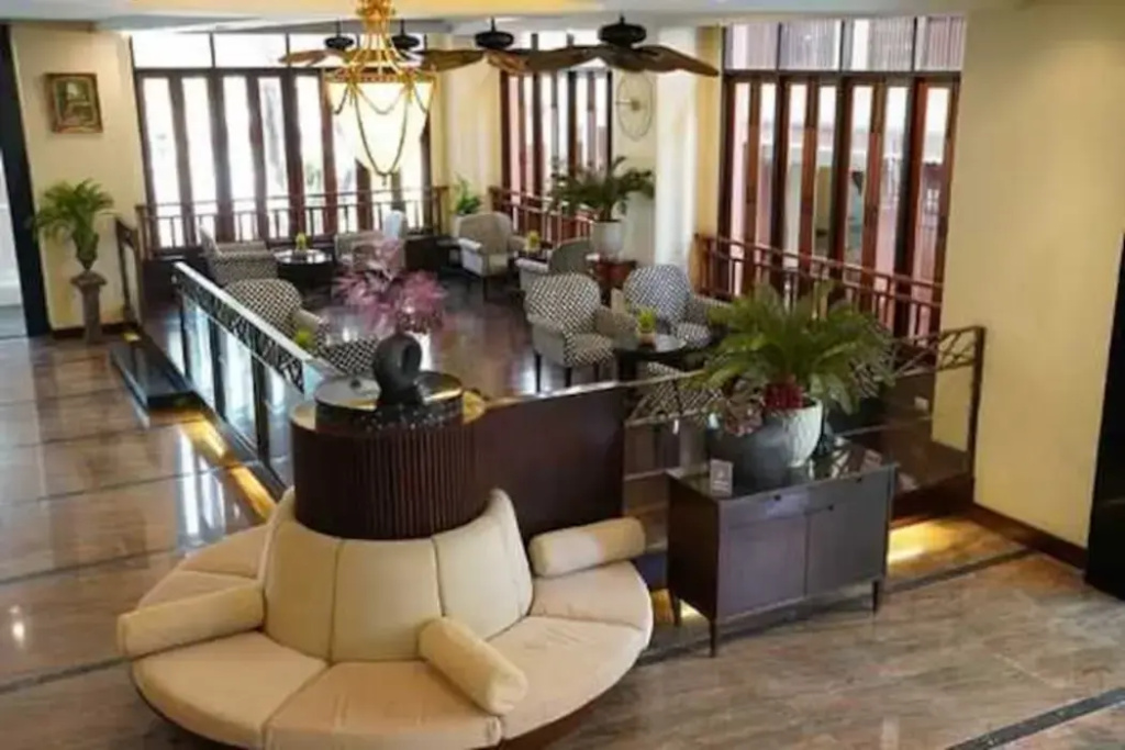 Sunday Chateau En Ville - Pattaya