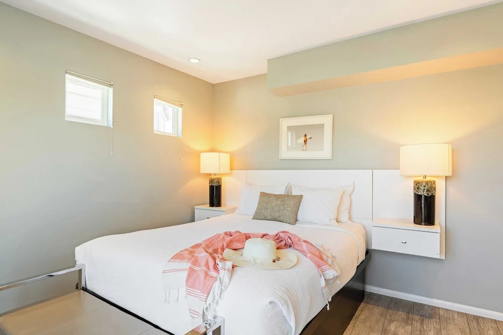 4 Cayucos Bungalows Steps to Beach, Sleeps 16, Pet Friendly