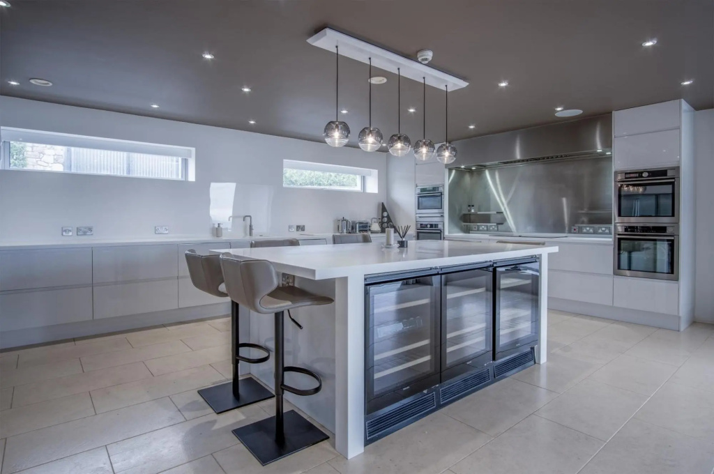 Bryn House - Luxurious 5 Bedroom Holiday Home - Penmaen